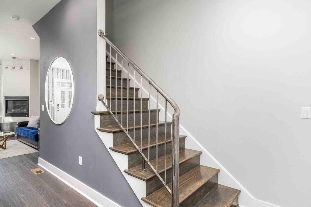 4 Bedroom 3 Bath Sleeps 10 Pet Friendly Private Backyard, 2 Car Garage, City Views, Close To All Stadiums And Casino Pittsburgh Ngoại thất bức ảnh