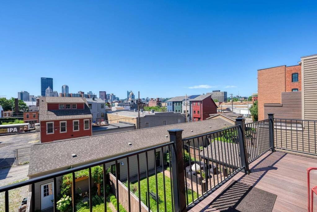 4 Bedroom 3 Bath Sleeps 10 Pet Friendly Private Backyard, 2 Car Garage, City Views, Close To All Stadiums And Casino Pittsburgh Ngoại thất bức ảnh