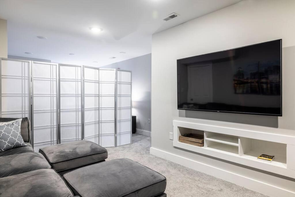 4 Bedroom 3 Bath Sleeps 10 Pet Friendly Private Backyard, 2 Car Garage, City Views, Close To All Stadiums And Casino Pittsburgh Ngoại thất bức ảnh