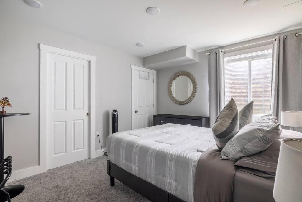 4 Bedroom 3 Bath Sleeps 10 Pet Friendly Private Backyard, 2 Car Garage, City Views, Close To All Stadiums And Casino Pittsburgh Ngoại thất bức ảnh