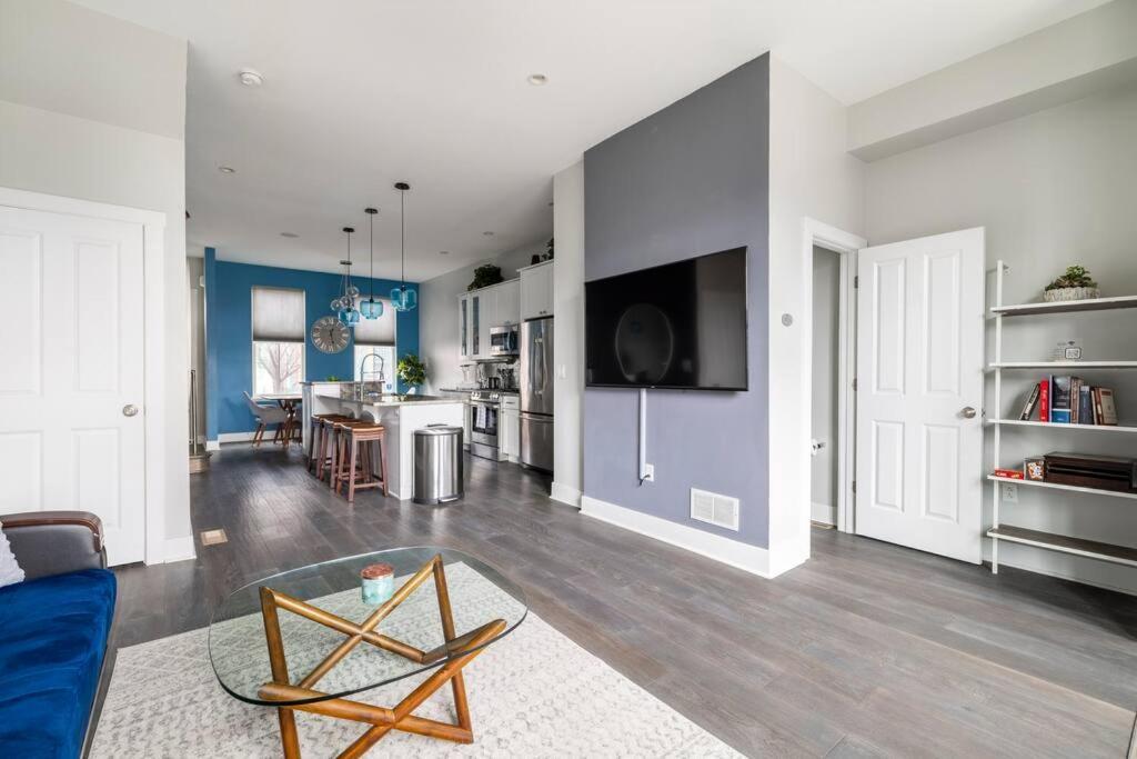 4 Bedroom 3 Bath Sleeps 10 Pet Friendly Private Backyard, 2 Car Garage, City Views, Close To All Stadiums And Casino Pittsburgh Ngoại thất bức ảnh
