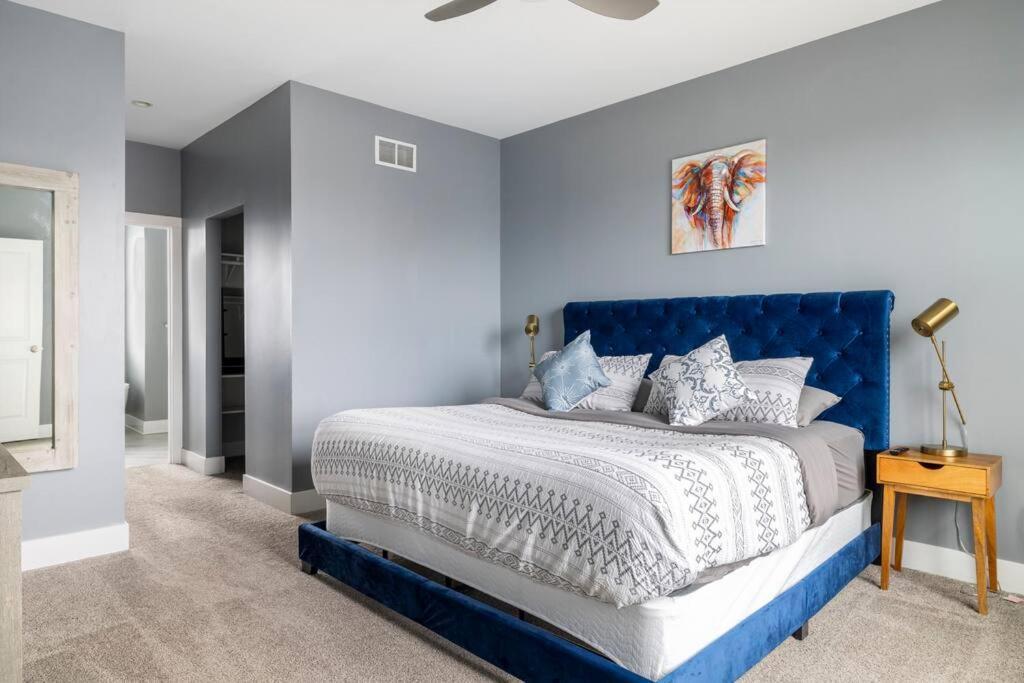 4 Bedroom 3 Bath Sleeps 10 Pet Friendly Private Backyard, 2 Car Garage, City Views, Close To All Stadiums And Casino Pittsburgh Ngoại thất bức ảnh