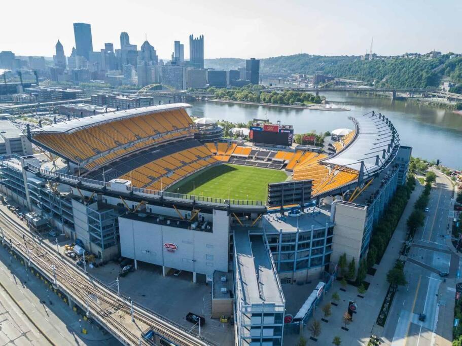 4 Bedroom 3 Bath Sleeps 10 Pet Friendly Private Backyard, 2 Car Garage, City Views, Close To All Stadiums And Casino Pittsburgh Ngoại thất bức ảnh